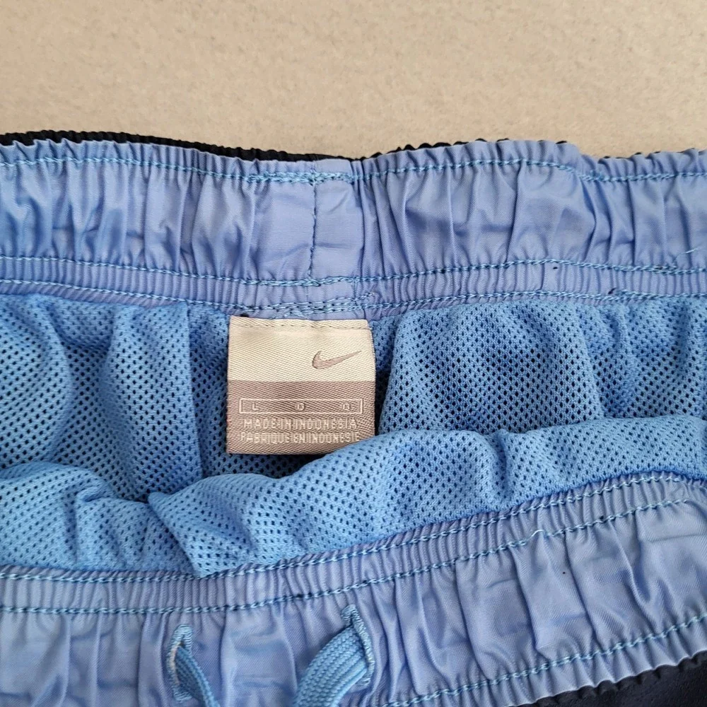Nike Mesh Lined‎ Swim Trunks Board Shorts Men's L Multiple Pockets Navy Blue